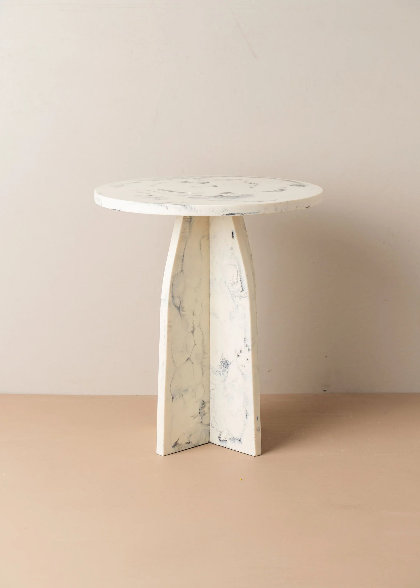 Flow Side Table Resin