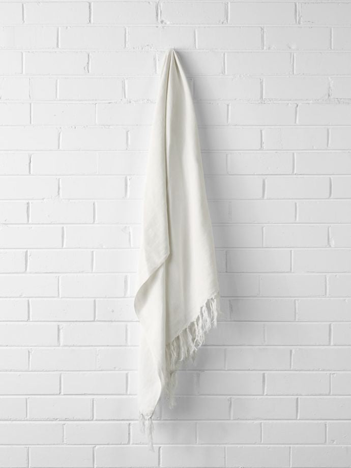 Vintage Linen Throw in Marshmallow